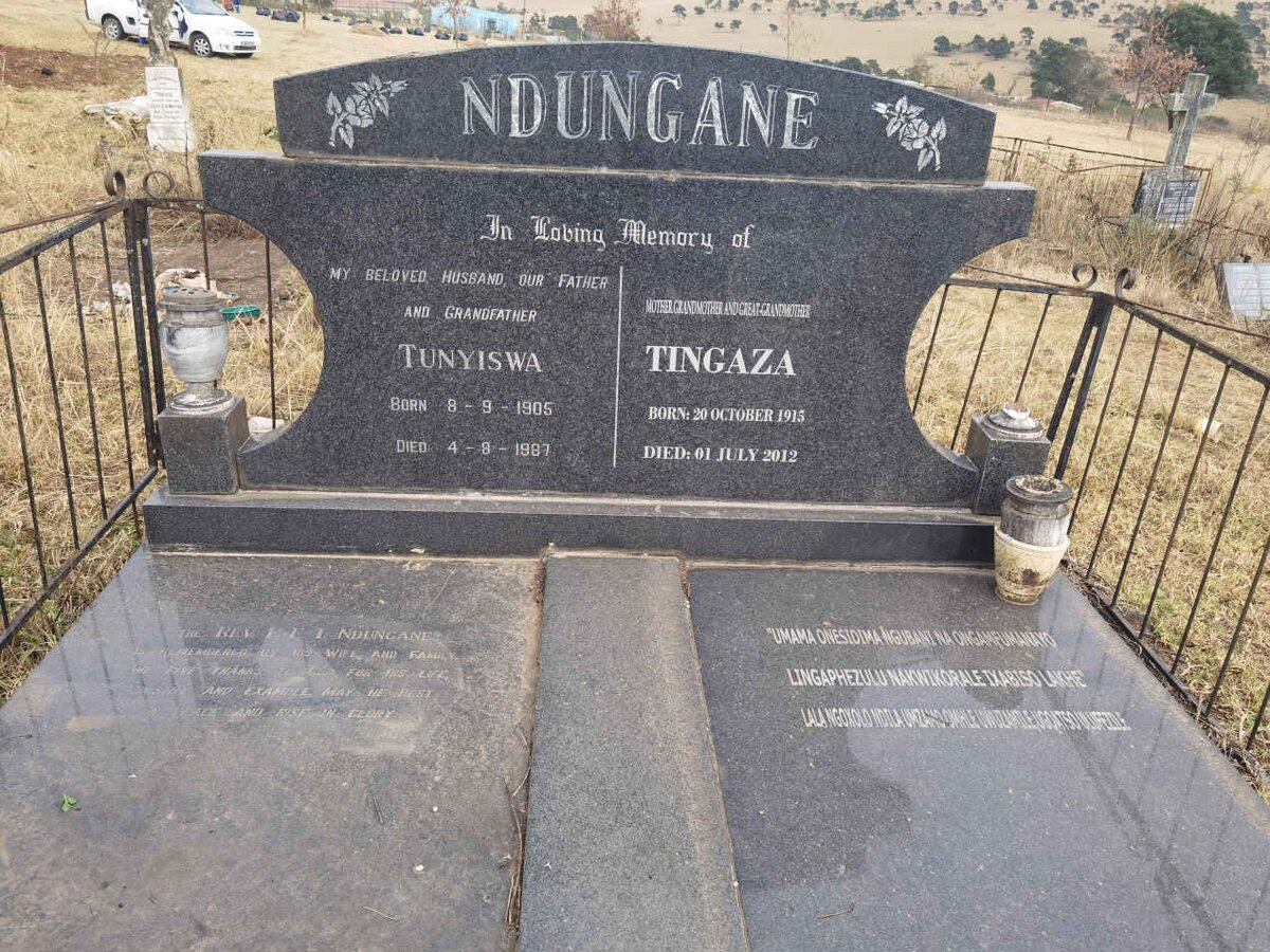 NDUNGANE Tunyiswa 1905-1987 &amp; Tingaza 1915-2012
