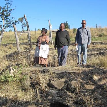 Eastern Cape, NGQELENI district, Katini 365, Nquba, Old Bunting Wesleyan Mission Station, single grave