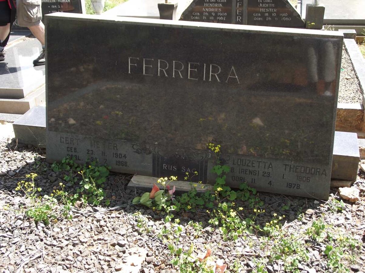 FERREIRA Gert Meyer 1904-1968 &amp; Louzetta Theodora RENS 1906-1978