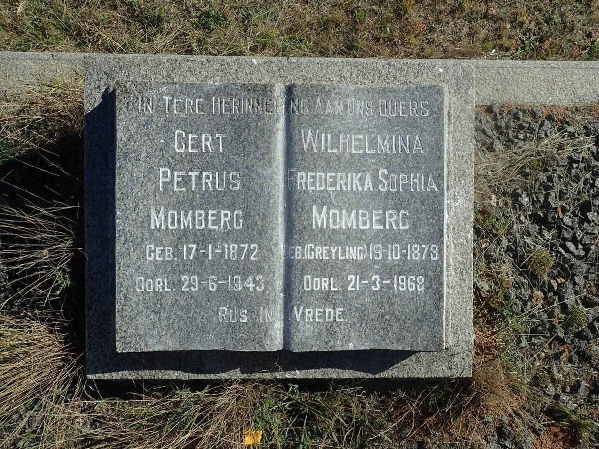 MOMBERG Gert Petrus 1872-1943 &amp; Wilhelmina Frederika Sophia GREYLING 1873-1968