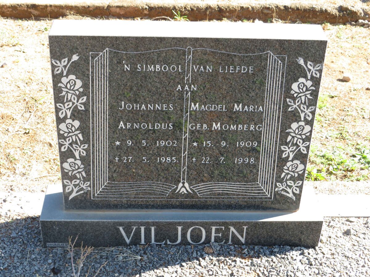 VILJOEN Johannes Arnoldus 1902-1985 &amp; Magdel Maria MOMBERG 1909-1998