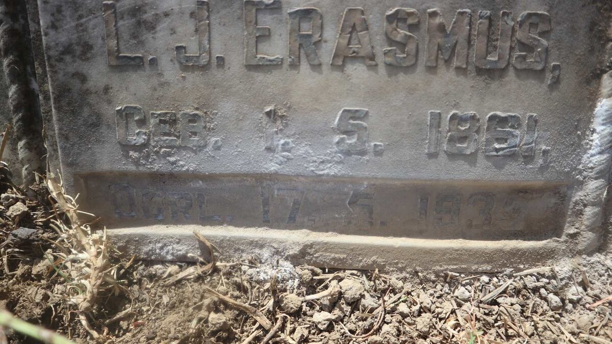 ERASMUS L.J. 1861-1935 &amp; A.E.M. KOEKEMOER 1860-1933