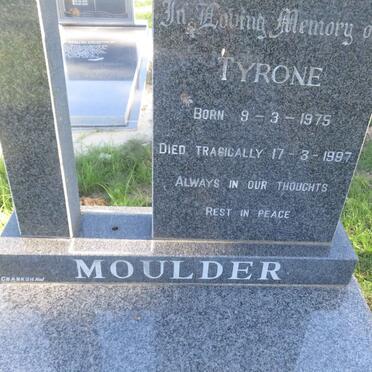 MOULDER Tyrone 1975-1997