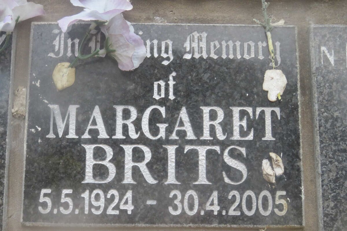 BRITS Margaret 1924-2005