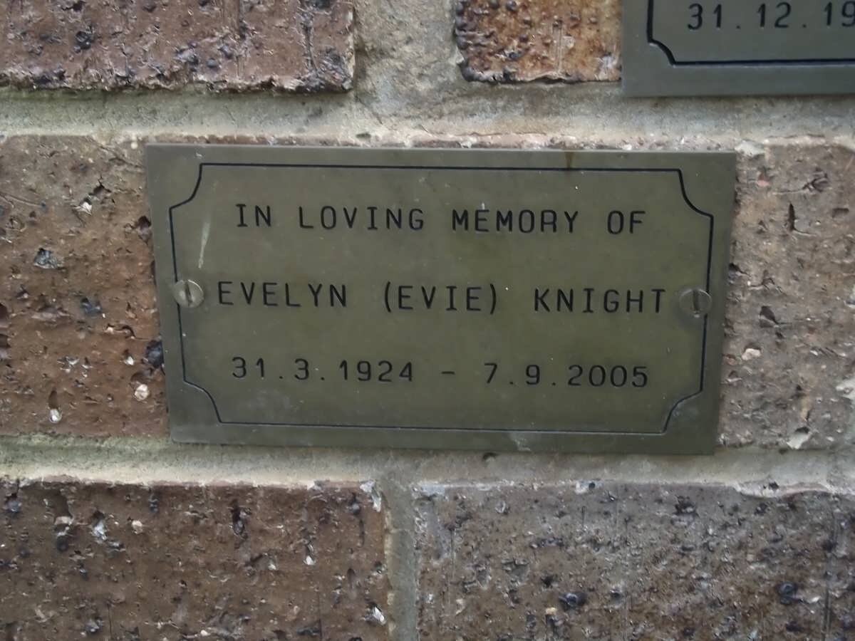 KNIGHT Evelyn 1924-2005
