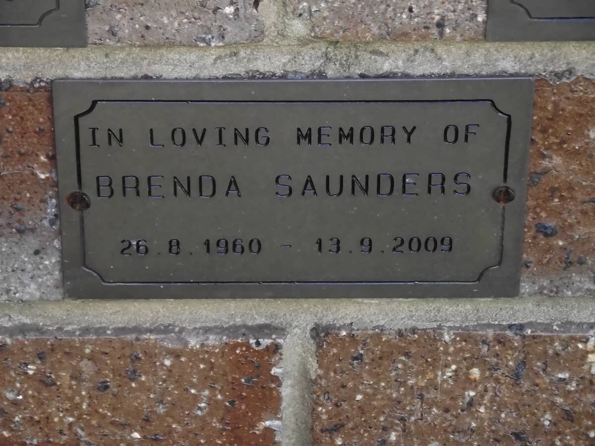 SAUNDERS Brenda 1960-2009
