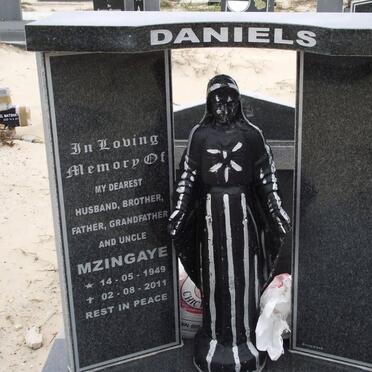 DANIELS Mzingaye 1949-2011