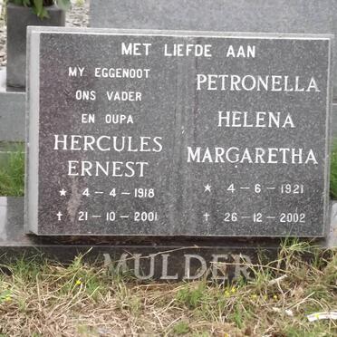 MULDER Hercules Ernest 1918-2001 &amp; Petronella Helena Margaretha 1921-2002