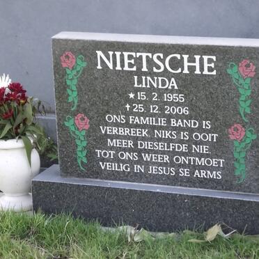 NIETSCHE Linda 1955-2006