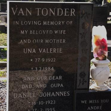 TONDER Una Valerie, van 1922-1984 &amp; Daniel Johannes 1923-1995