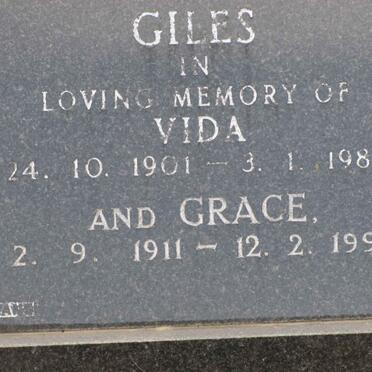GILES Vida 1901-1983 :: GILES Grace 1911-1990