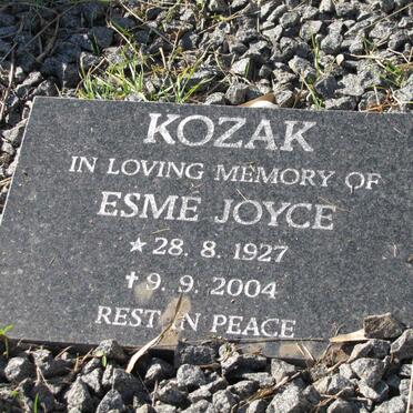 KOZAK Esmé Joyce 1927-2004
