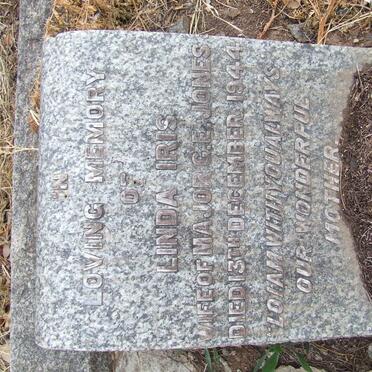 JONES Linda Iris -1944