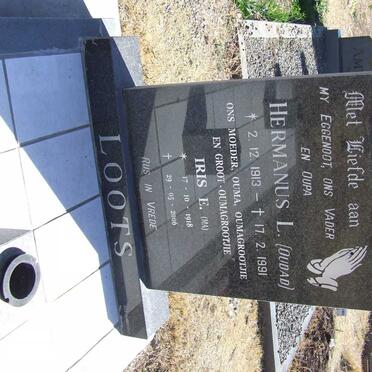 LOOTS Hermanus L. 1913-1991 &amp; Iris E. 1918-2006