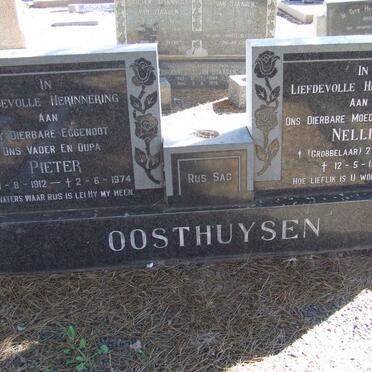 OOSTHUYSEN Pieter 1912-1974 &amp; Nellie GROBBELAAR 1914-1985