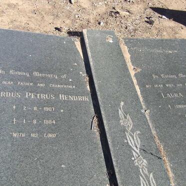 ? Gerhardus Petrus Hendrik 1907-1984 &amp; Laura Gertrude BIRKHOLTZ 1908-1983