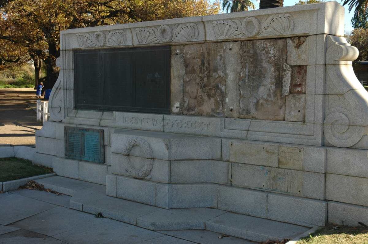 03. Overview - some memorial plaques missing