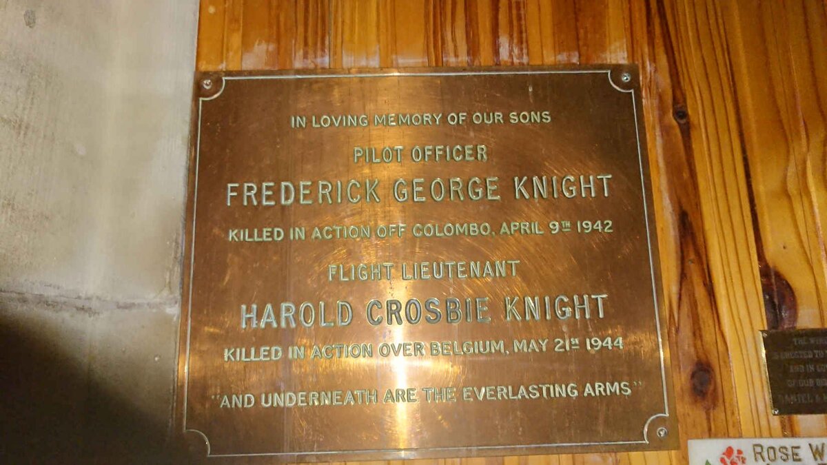 KNIGHT Frederick George -1942 :: KNIGHT Harold Crosbie -1944