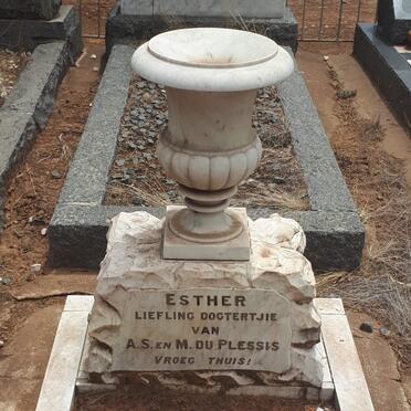 PLESSIS Esther, du