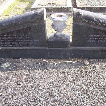 MILES Redvers 1893-1983 &amp; Dorothy Delia 1906-1971