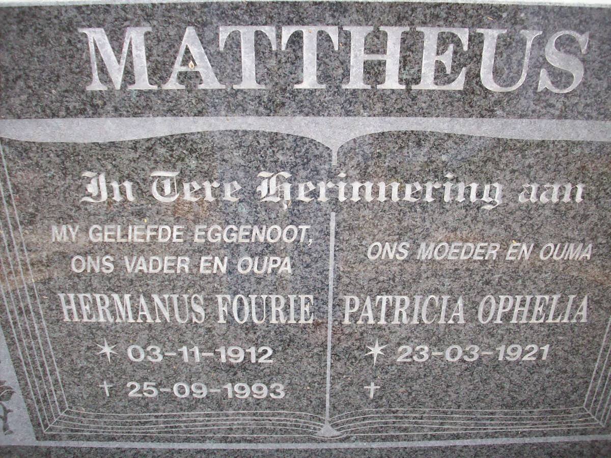 MATTHEUS Hermanus Fourie 1912-1993 &amp; Patricia Ophelia 1921-