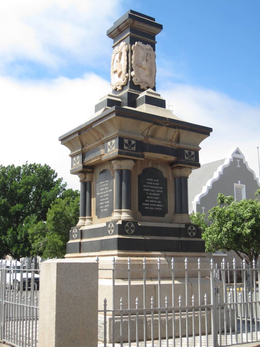2. Tarkastad WWI and WWII Memorial