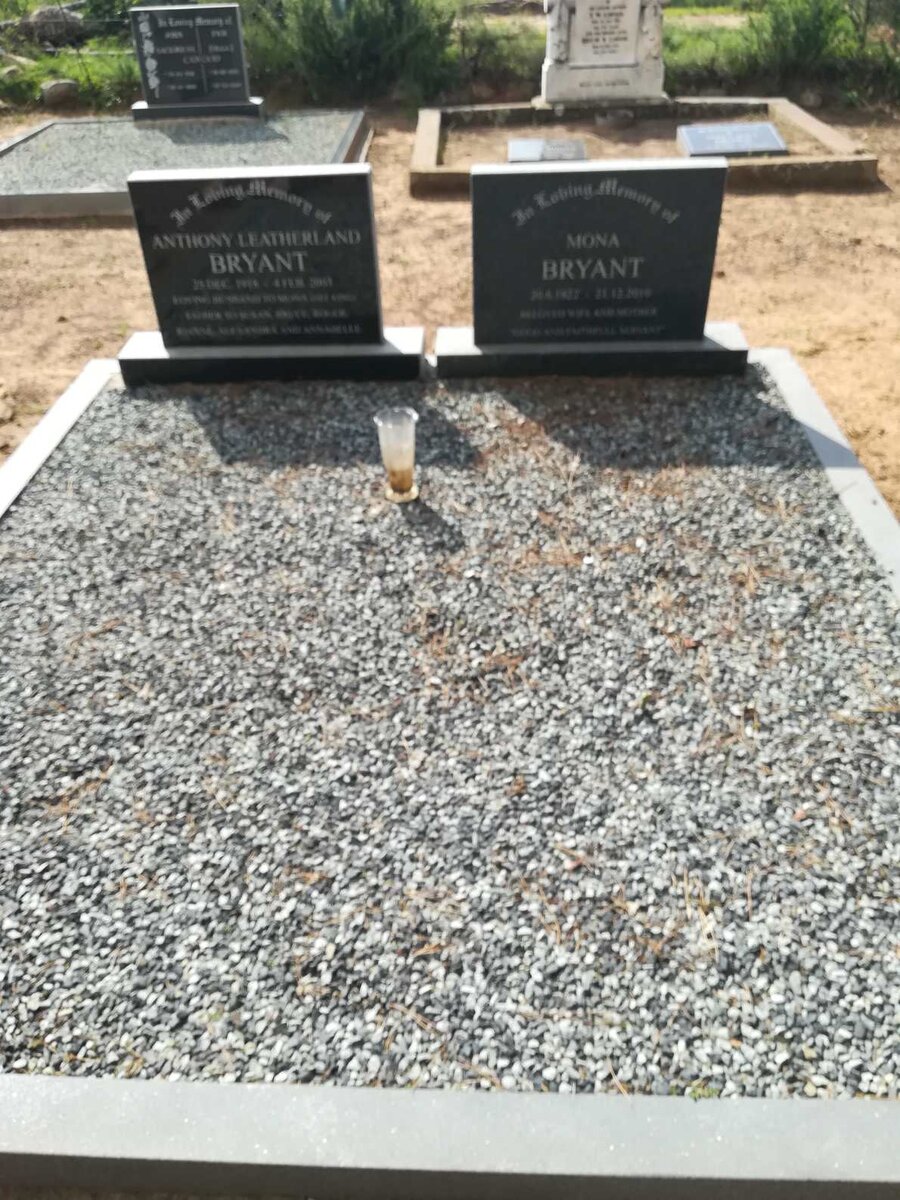 BRYANT Anthony Leatherland 1918-2003 &amp; Mona nee KING 1922-2010