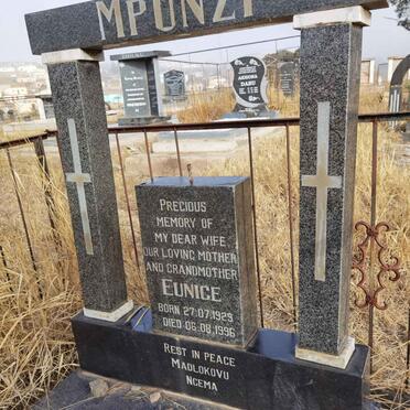 MPUNZI Eunice 1929-1996