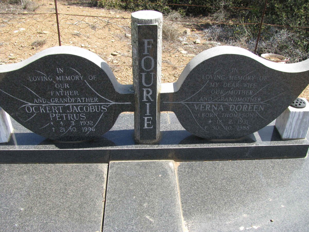 FOURIE Ockert Jacobus Petrus 1932-1996 &amp; Verna Doreen THOMPSON 1931-1988