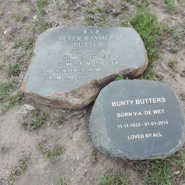 BUTTERS Peter Raymond 1917-2000 :: BUTTERS Bunty V.A. nee DE WET 1933-2014