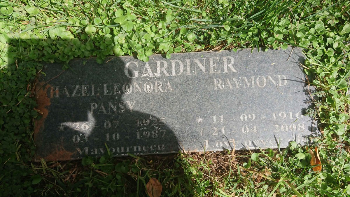 GARDINER Raymond 1916-2008 &amp; Hazel Leonora Pansy 1925-1987