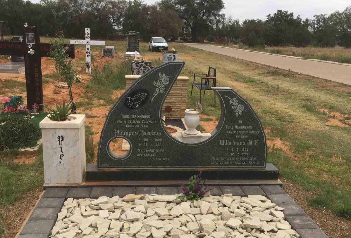 PIE? Philippus Jacobus 1930-1989 &amp; Wilhelmina M.E. 1932-2016