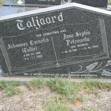 TALJAARD Johannes Cornelis 1916-1988 &amp;  Anna Sophia Petronella BENSCH 1916-1985
