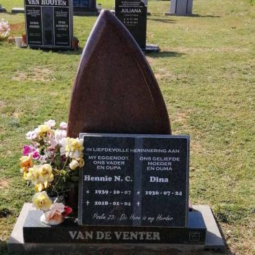 VENTER Hennie N.C., van de 1939-2018 &amp; Dina 1936-