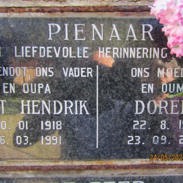 PIENAAR ?ert Hendrik 1918-1991 &amp; Doreen 1923-2000