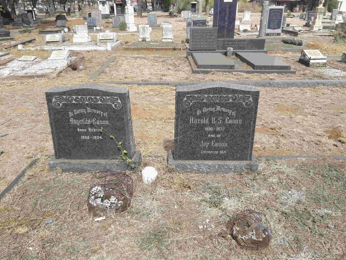 EASON Harold R.S. 1896-1972 :: EASON Angenita nee BESTER 1905-1934 :: EASON Joy -1971
