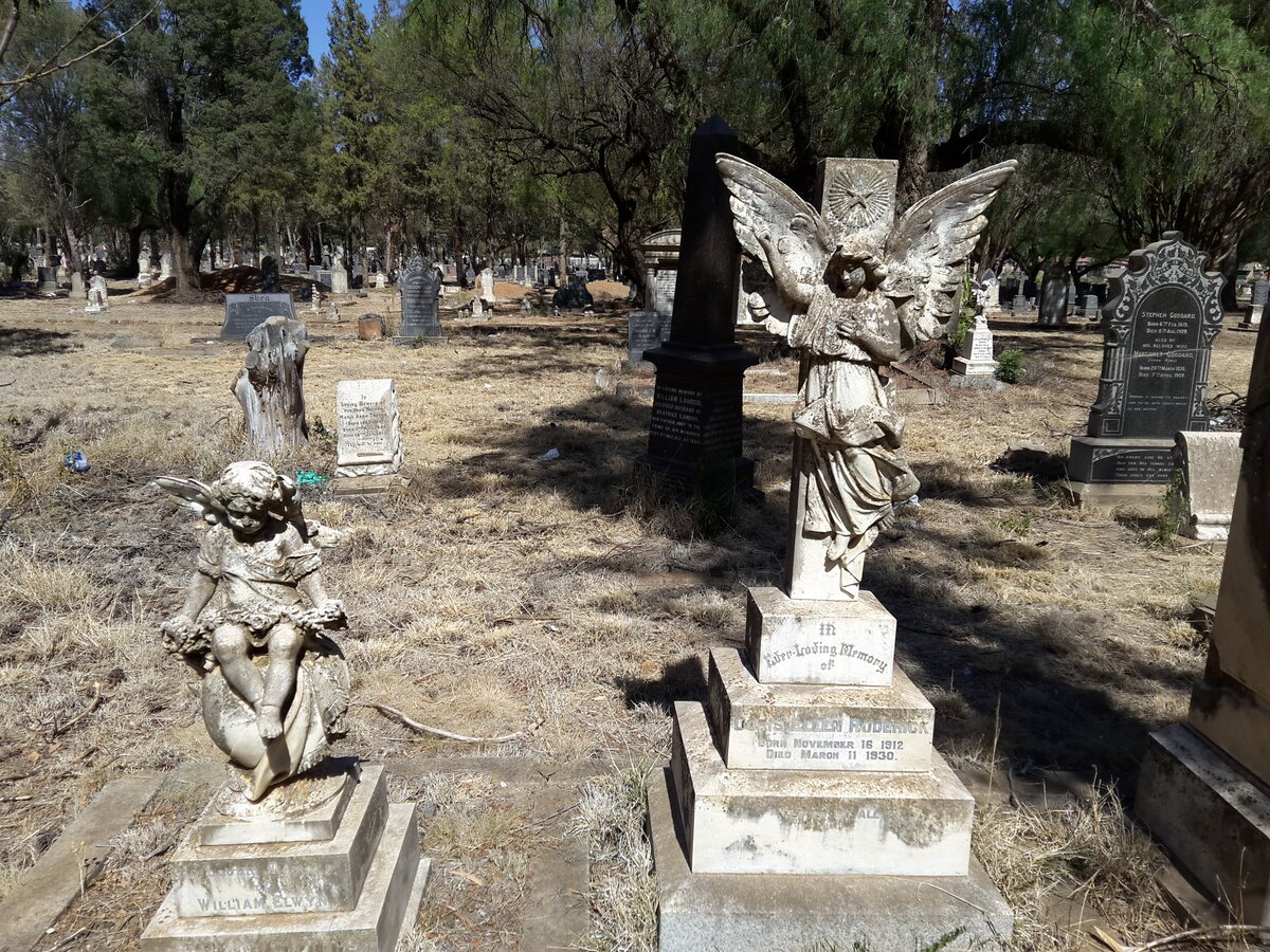 RODERICK Doris Ellen 1912-1930 :: ELWYN William