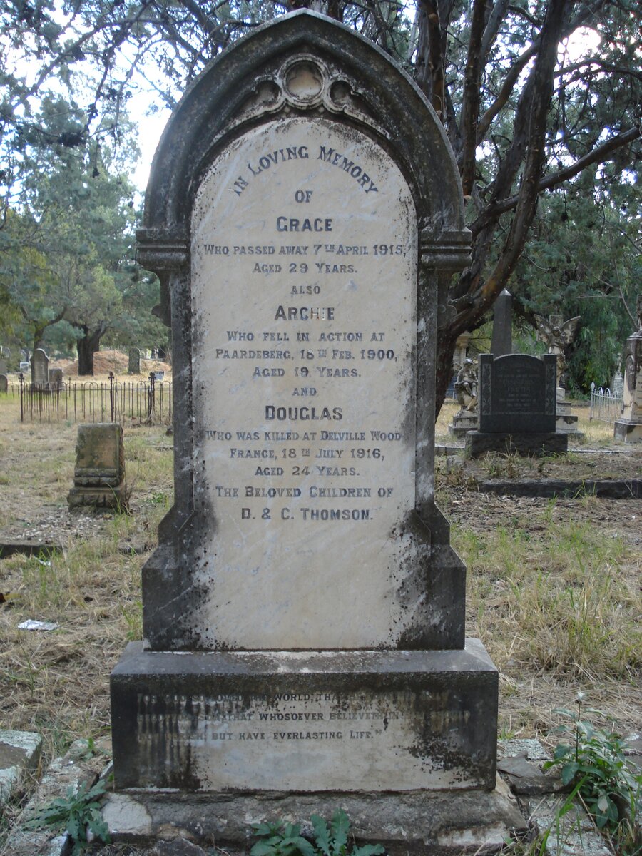 THOMSON Archie -1900 :: THOMSON Grace -1915 :: THOMSON Douglas -1916