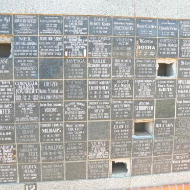 27. Gedenkmuur / Memorial wall _27