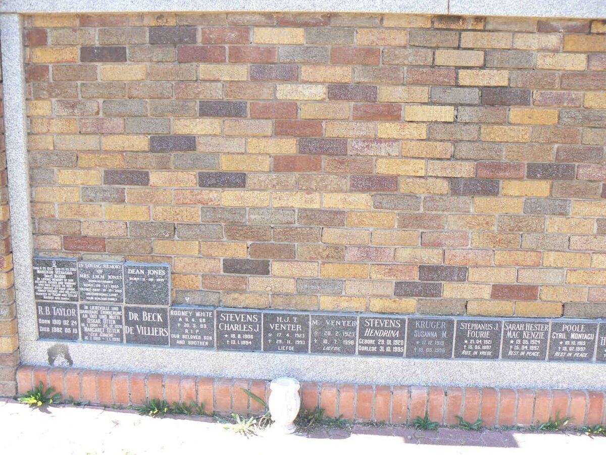 22. Gedenkmuur / Memorial wall _22