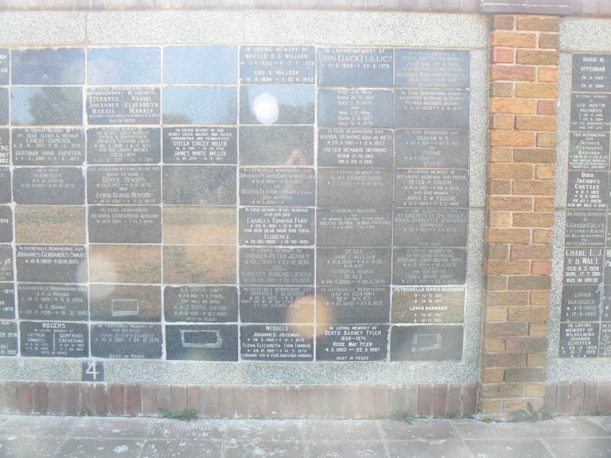 14. Gedenkmuur / Memorial wall _14