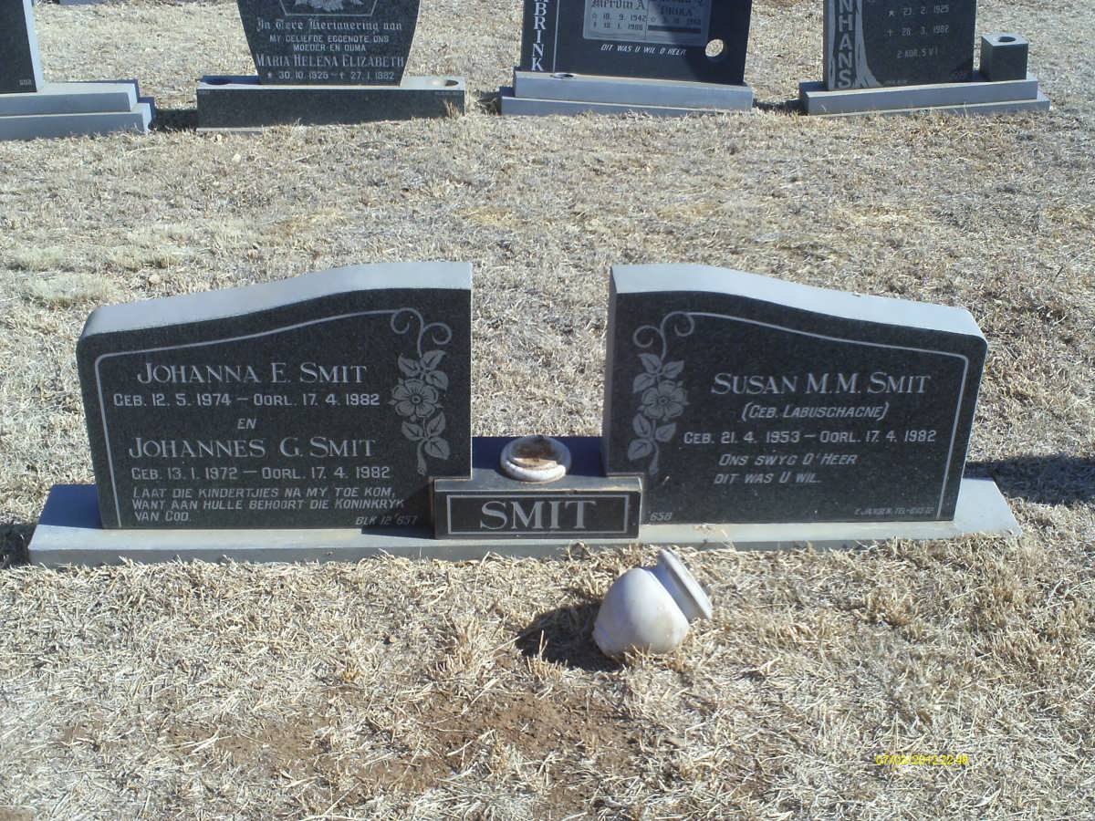 SMIT Susan M.M. nee LABUSCHAGNE 1953-1982 :: SMIT Johanna E. 1974-1982 :: SMIT Johannes G. 1972-1982