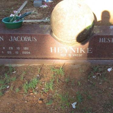 HEYNIKE Jan Jacobus 1911-2004 &amp; Hester Elizabeth KRUGER 1921-2011