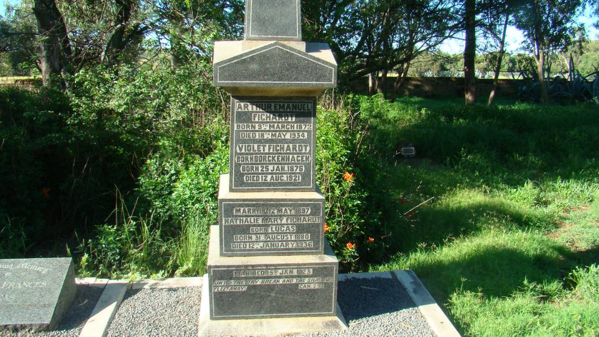 FICHARDT Arthur Emanuel 1872-1934 &amp; Violet BORCKENHAGEN 1876-1921 :: FICHARDT Nathalie Mary nee LUCAS 1880-1936