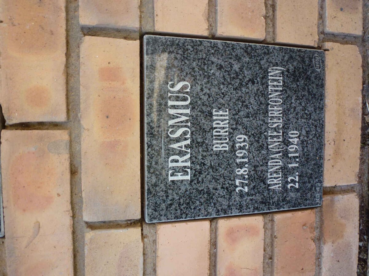 ERASMUS Burrie 1939- &amp; Arenda SERFONTEIN 1940-
