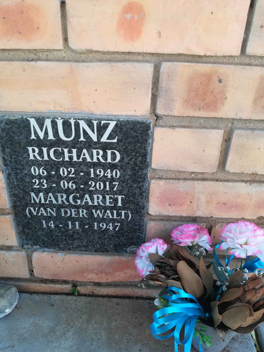 MÜNZ Richard 1940-2017 &amp; Margaret VAN DER WALT 1947-