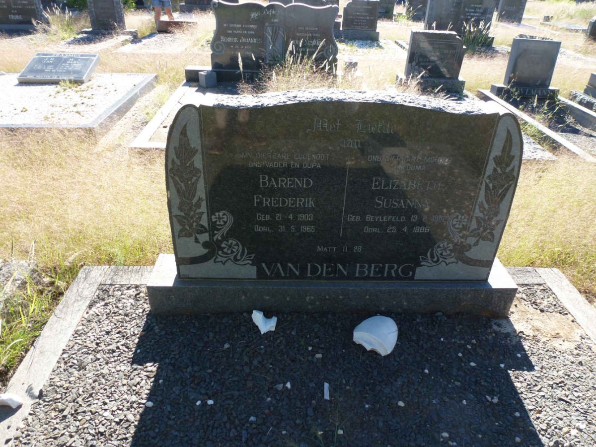 BERG Barend Frederik, van den 1903-1965 &amp; Elizabeth Susanna BEYLEVELD 1902-1986