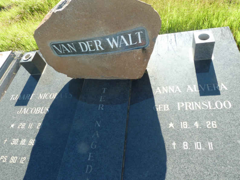 WALT Tjaart Nicolaas Jacobus, van der 1921-1990 &amp; Anna Alvera PRINSLOO 1926-2011