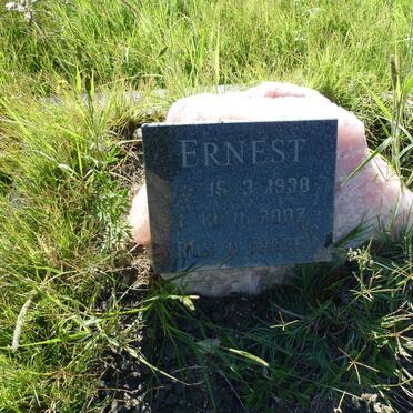 ? Ernest 1938-2002 &amp; Ria 1945-