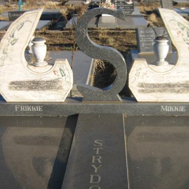 STRYDOM Johannes Frederik 1928-2003 &amp; Anna Maria Catharina SMIT 1931-1991